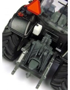 Universal Hobbies 4211 - Valtra Small N103 - Helder Rood 1:32 -Britains Winkel universal hobbies universal hobbies 4211 valtra sm 4