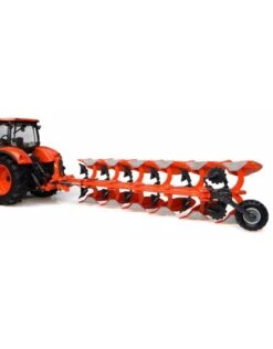 Universal Hobbies 4932 - Kubota RM3005V - 6 Schaar Wentelploeg 1:32