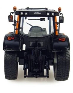 Universal Hobbies Valtra N 121 Kommunal 1:32 -Britains Winkel universal hobbies universal hobbies valtra n 121 k 3